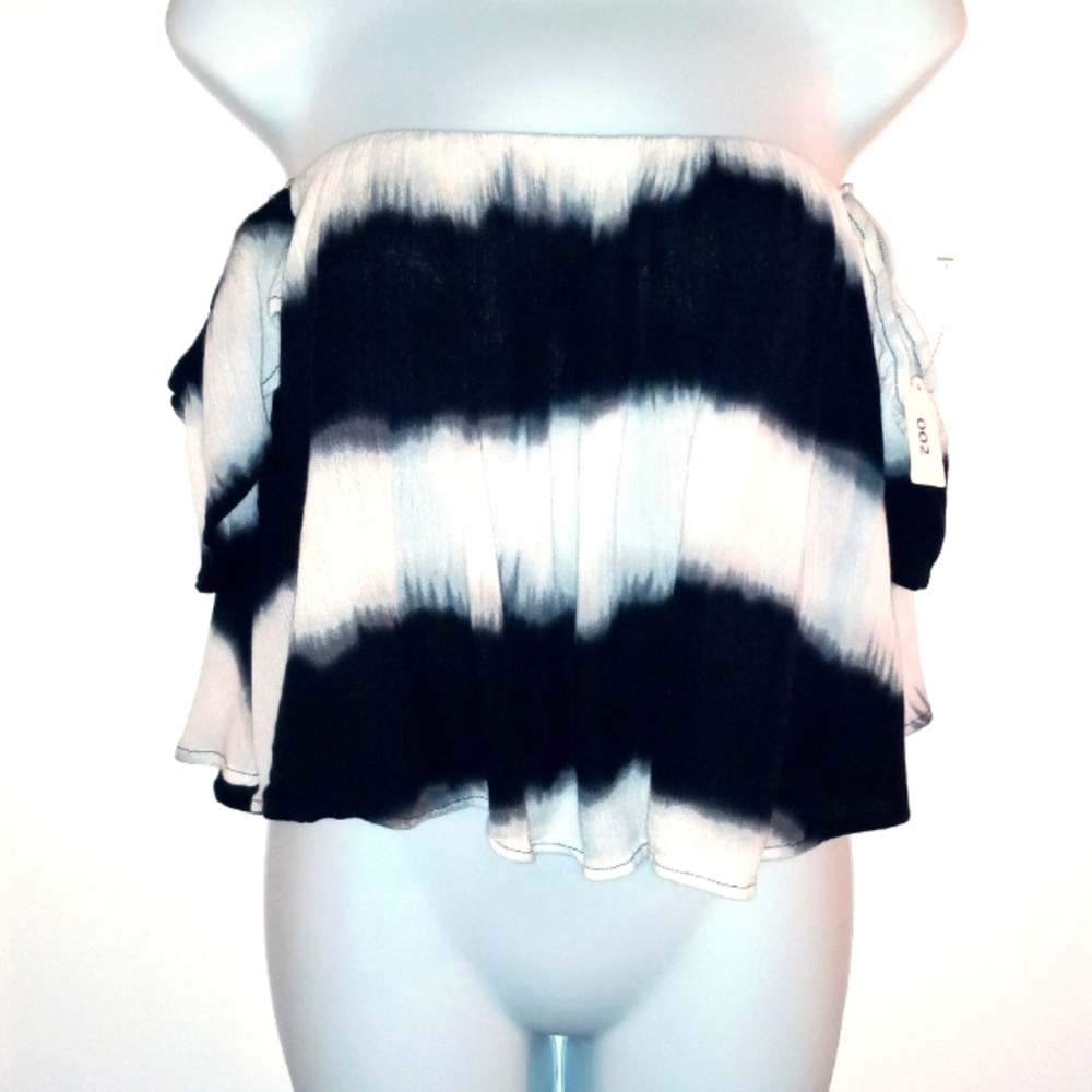 M - RUE 21 - FLOUNCE CROP TOP